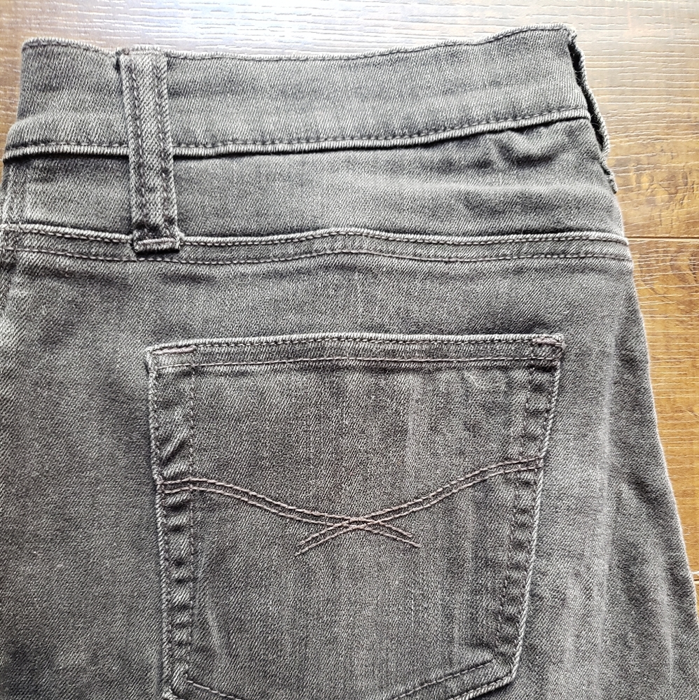 Gap crop capris - Picture 6 of 9